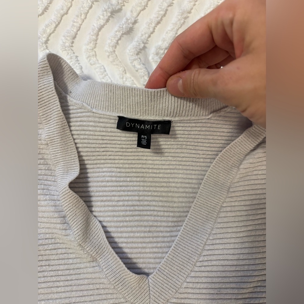 Dynamite Sweater - Picture 2 of 3